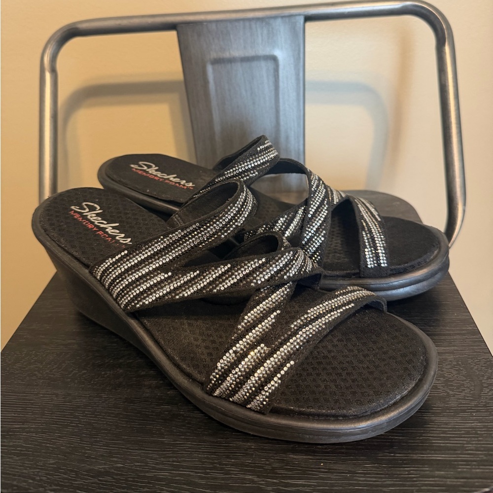 Skechers Rumblers Happy Dayz Rhinestone Strappy Wedge Sandals Sz 10